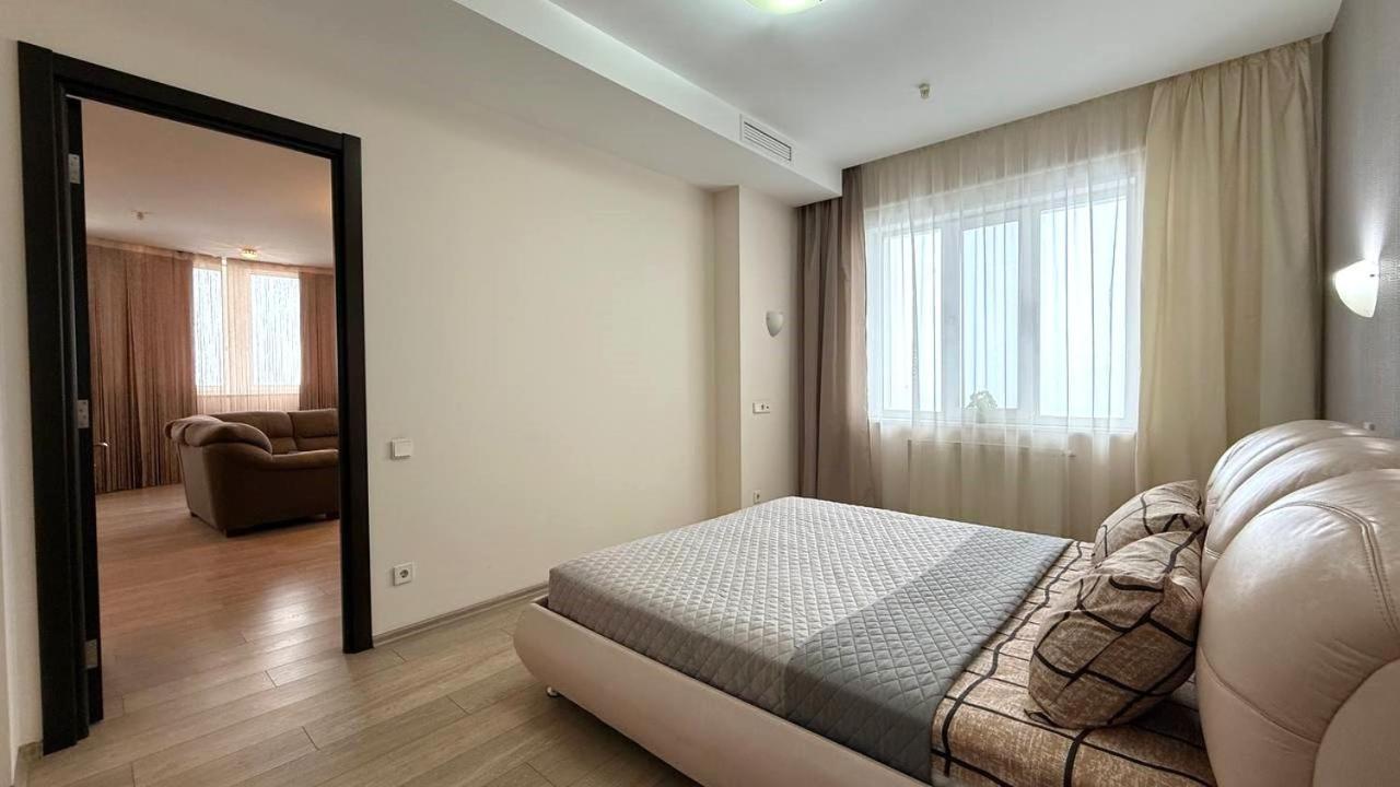 Bright House On 23 Serpnya Jarkov Exterior foto
