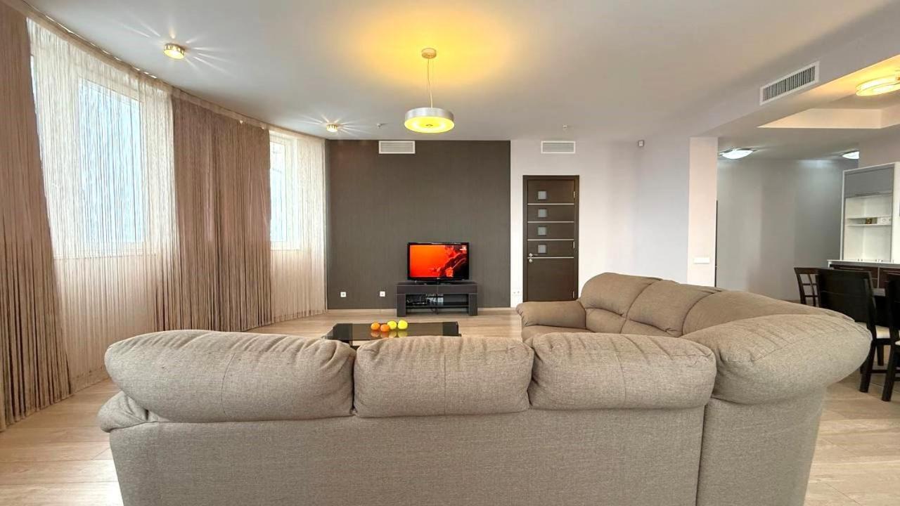 Bright House On 23 Serpnya Jarkov Exterior foto